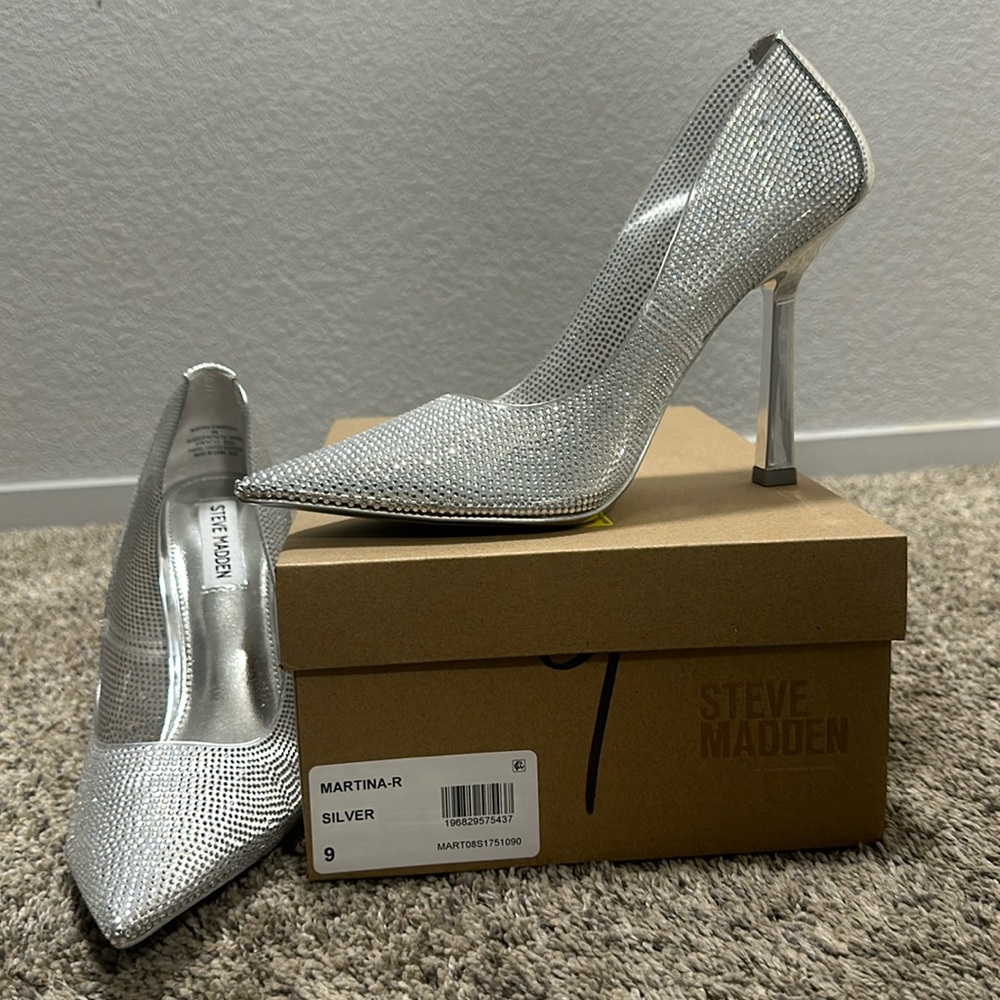 Steve Madden size 9 silver heels